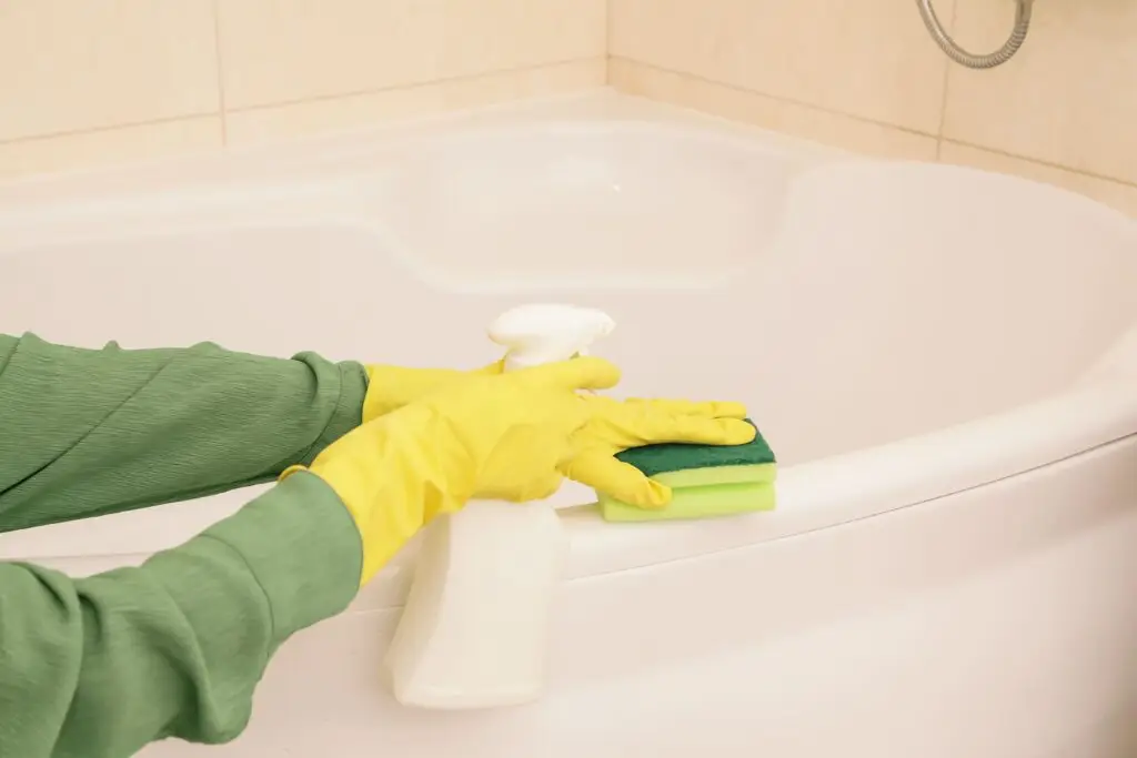 Best Cleaner for Fiberglass Showers
