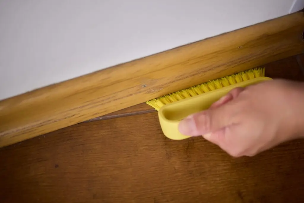 How to Clean Baseboards Quickly and Effectively?