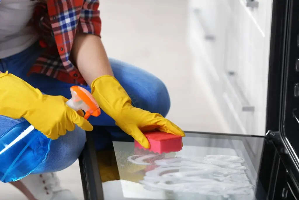 How to Clean Oven Glass Without Scratching It?